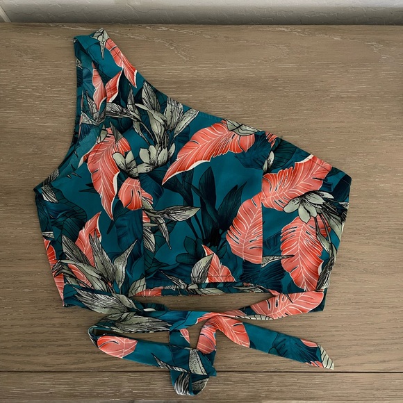 Summer Top - Picture 4 of 7